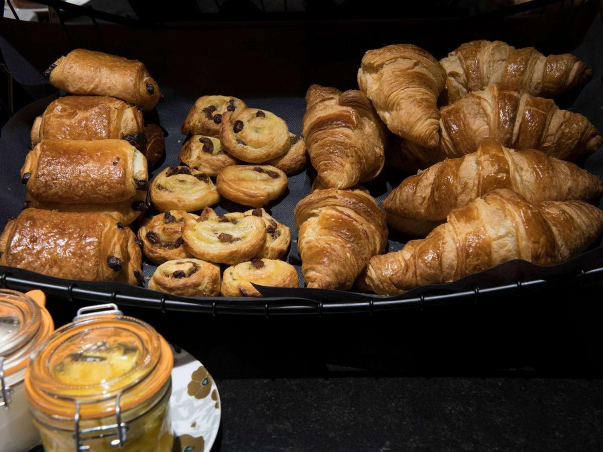 Hotel Mercure Paris Suresnes Longchamp Екстериор снимка
