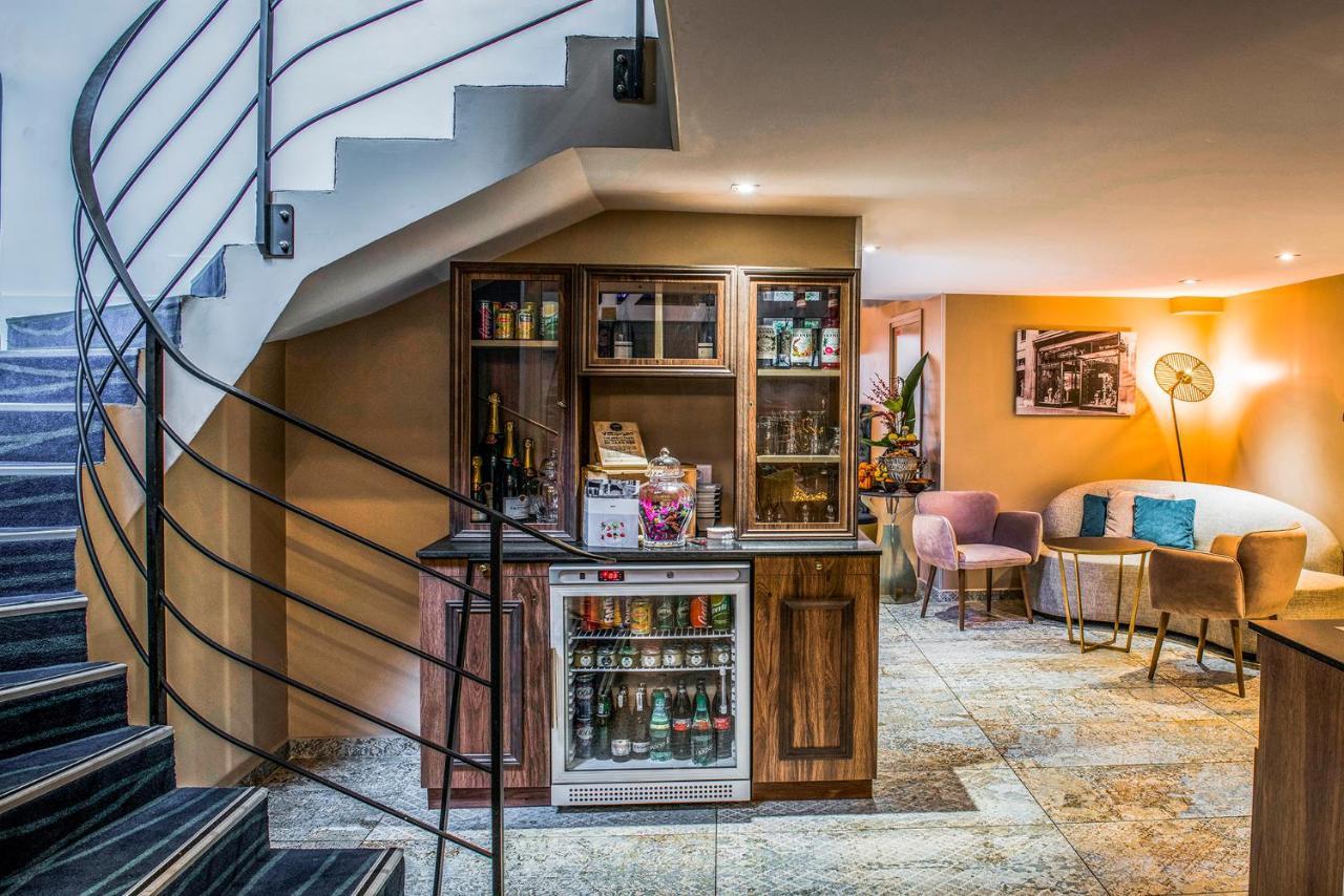 Hotel Mercure Paris Suresnes Longchamp Екстериор снимка